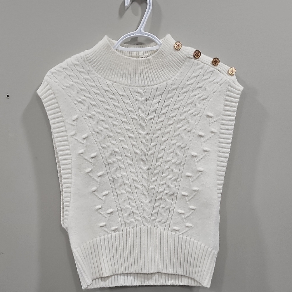 White Cable Knit Sleeveless Sweater Vest